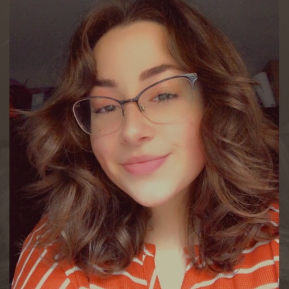 Meet your Posher, Kourtney - Picture 1 of 1